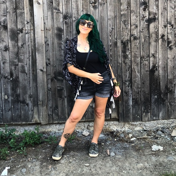 Meet your Posher, Bronwyn - Picture 1 of 1